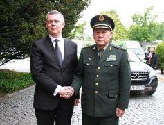 �������ڻ�ɳ�벨����������лĪ��